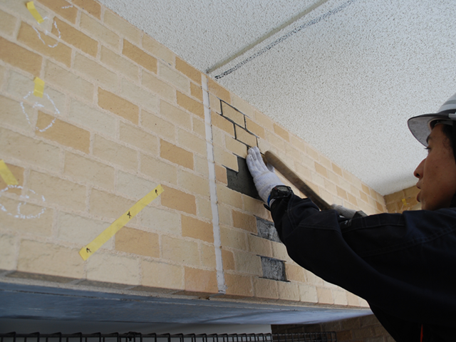 タイル亀裂、欠損部の修復